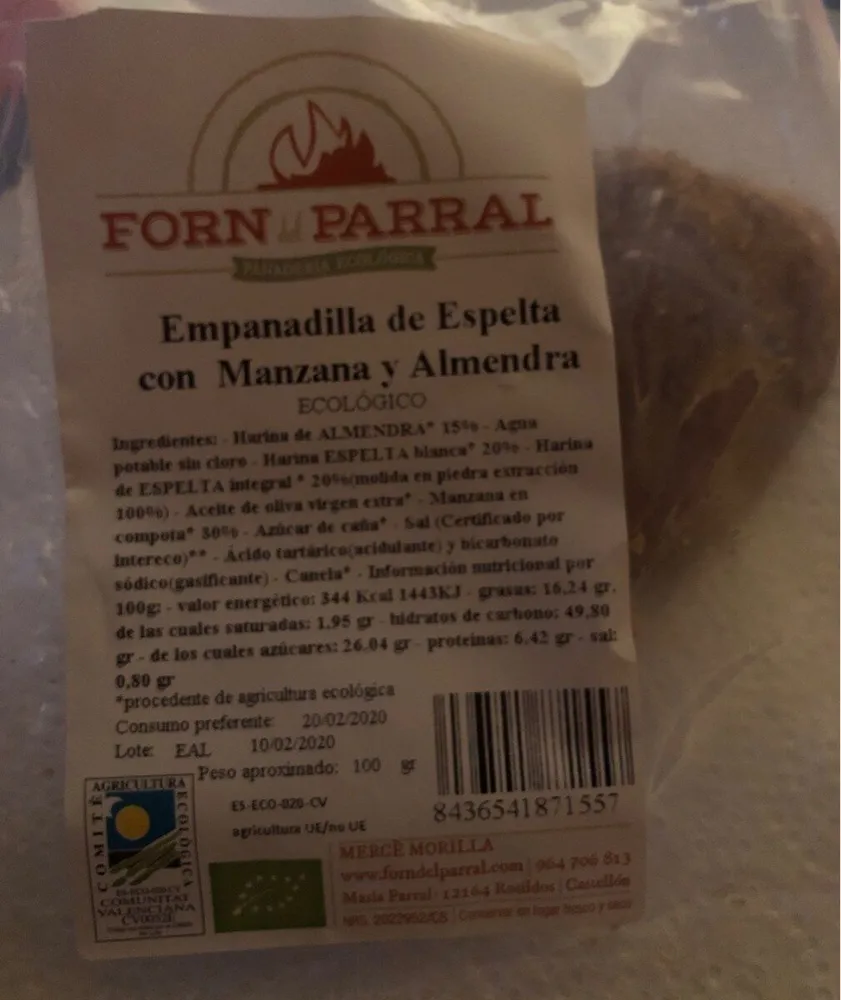 Empanadilla de Espelta con manzana y almendra