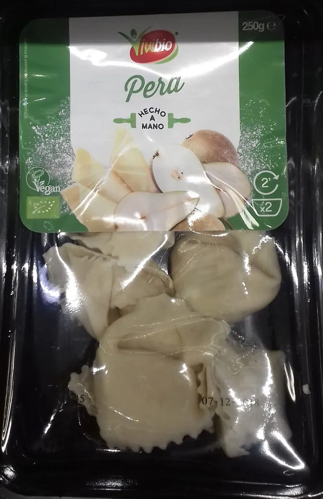 Pasta rellena de pera