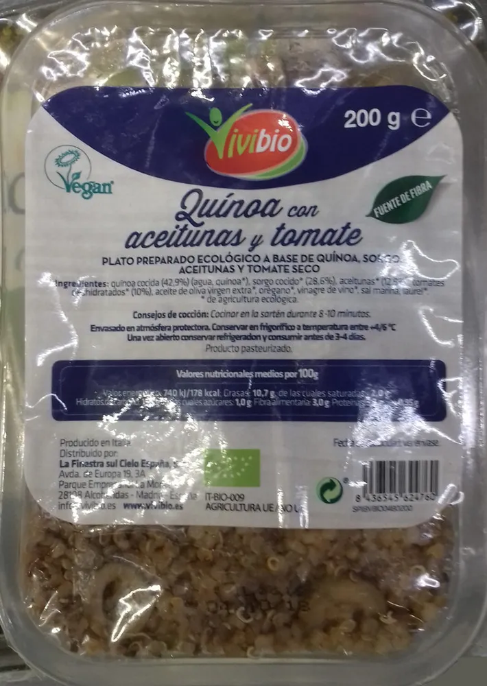 Quinoa con aceitunas y tomate