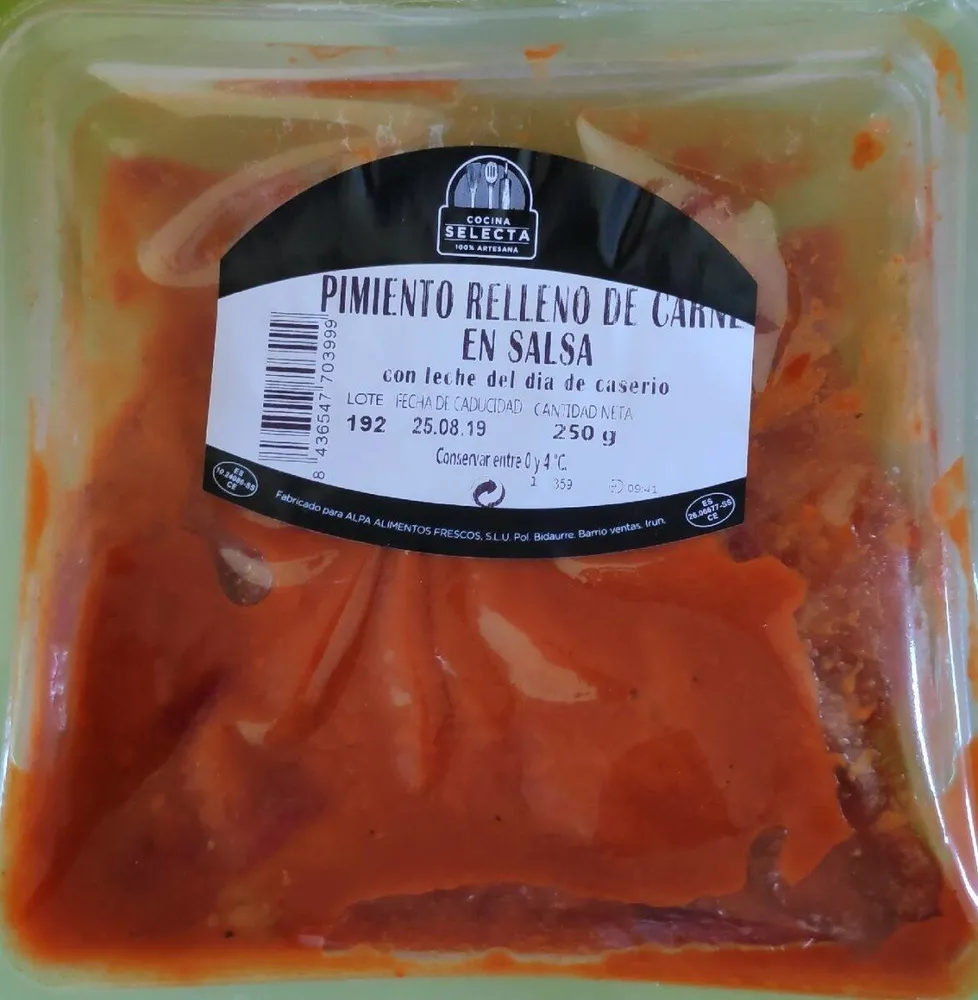 Pimiento relleno de carne en salsa