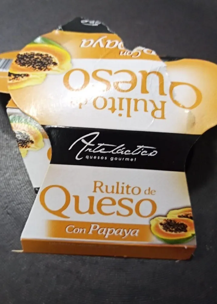 Rulito de queso con papaya