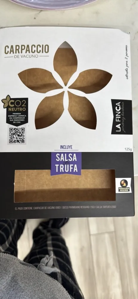 Carpaccio de vacuno marinado sin gluten contiene