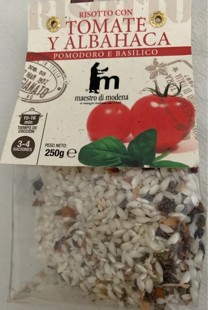 Risotto con tomate y albahaca