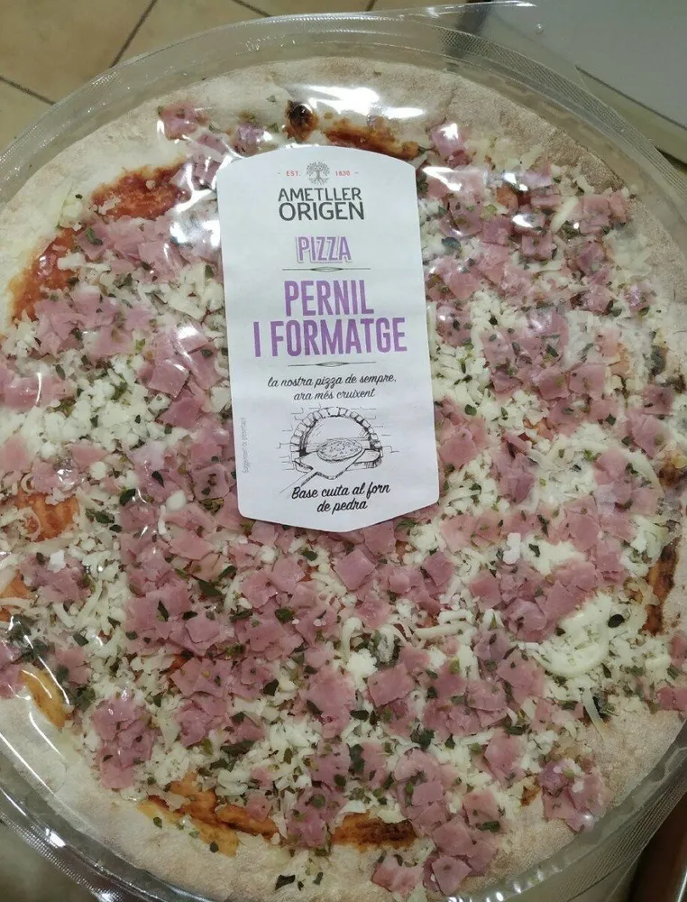 Pizza pernil i formatge