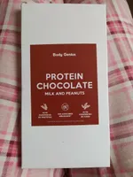 Protein chocolate milk and peanuts