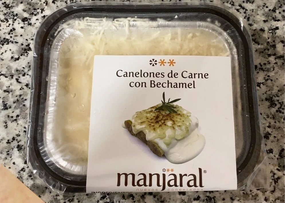 Canelones de carne con bechamel