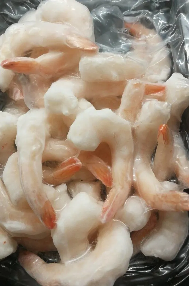 Cola de langostino cocida y pelada
