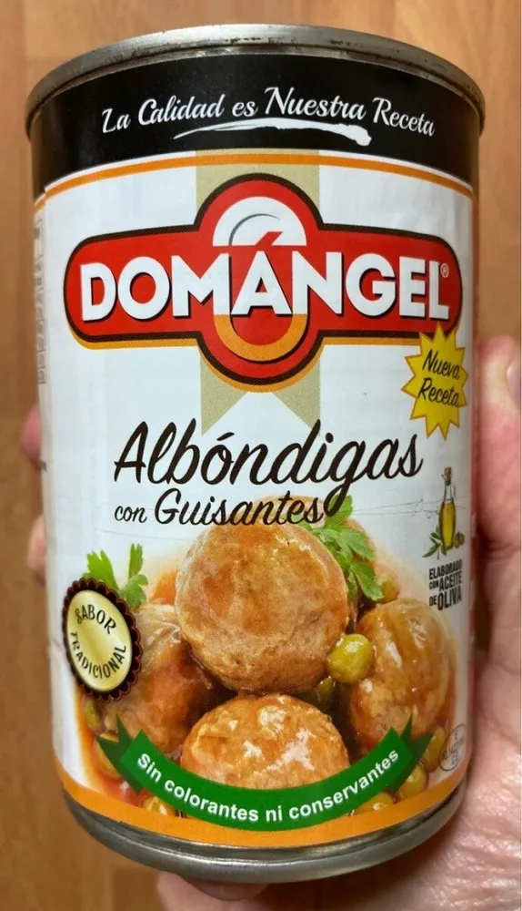 Albóndigas con guisantes