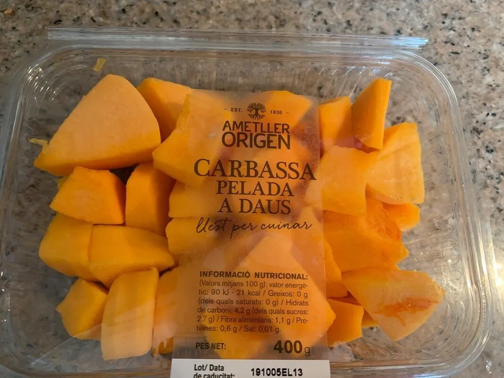 Calabaza pelada a dados
