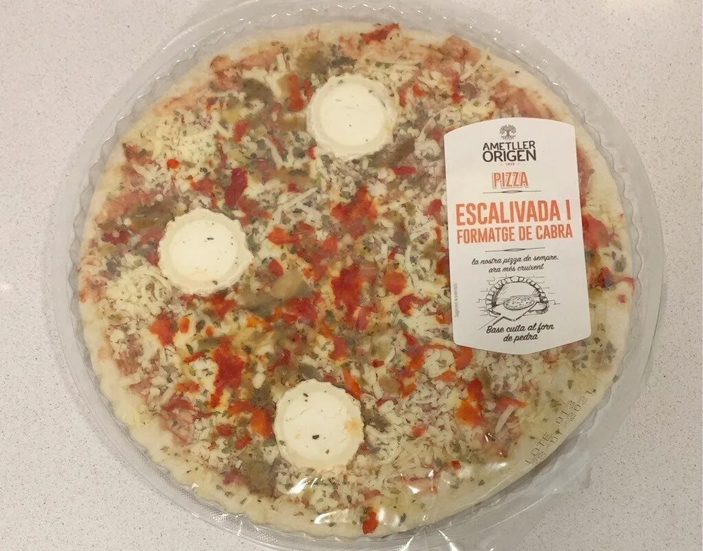 Pizza escalivada i formatge de cabra