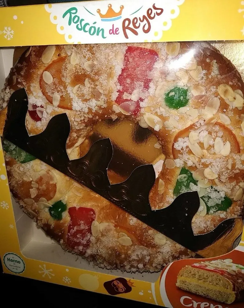 Roscón de Reyes relleno de crema