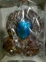 Mona de pascua bañada con huevo sorpresa