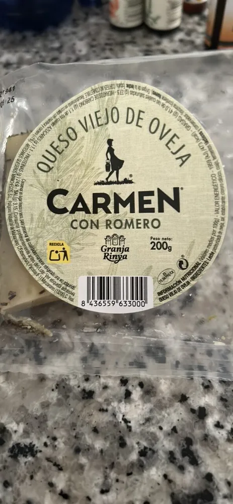 Queso viejo de oveja al romero