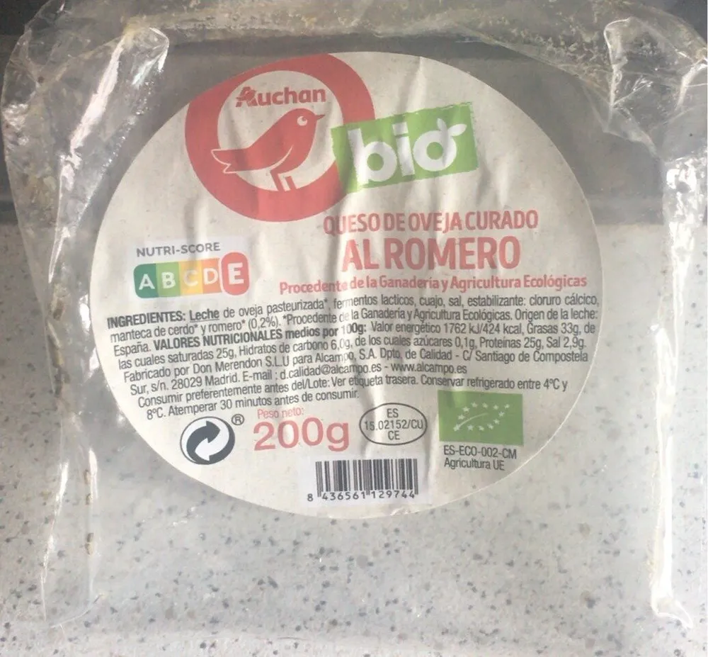 Quedo de oveja curado al romero