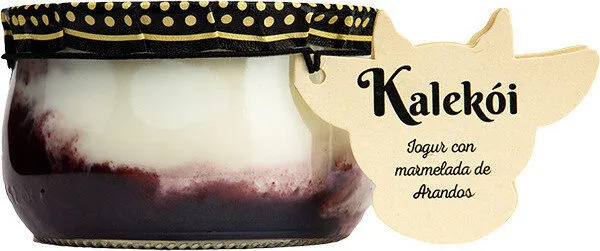 Yogur con mermelada de arándanos