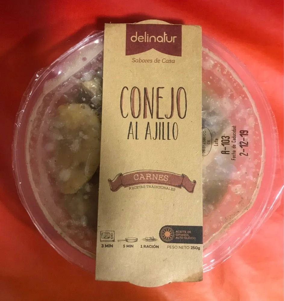 Conejo al ajillo