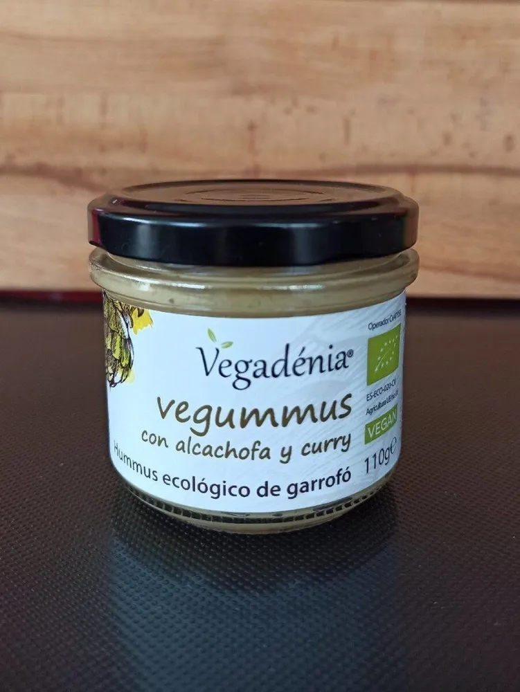 Hummus ecológico de garrofó con alcachofa y curry