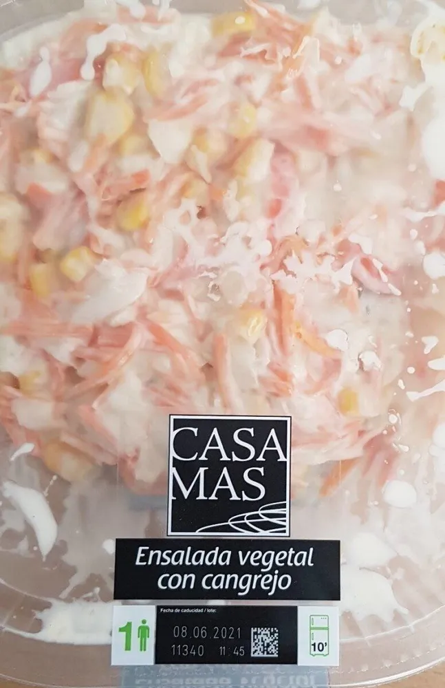 Ensalada vegetal con cangrejo