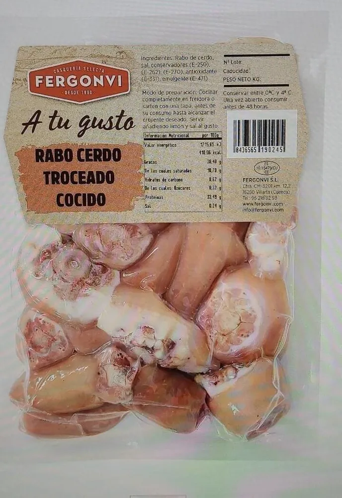 Rabo de cerdo troceado cocido