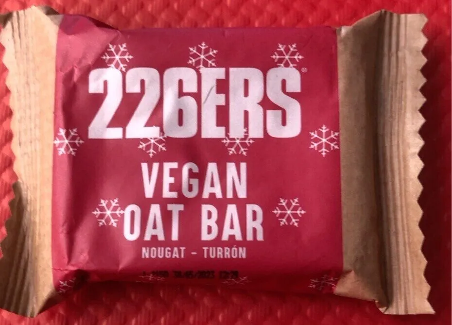 Vegan oat bar nougat-turron
