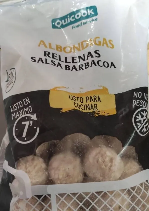 Albóndigas rellenas salsa barbacoa