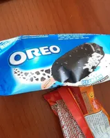 Ice cream with oreo cookie pieces