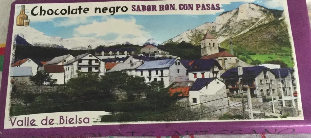 Andorra Chocolate negro 52% con pasas sabor ron