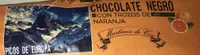 Chocolate negro con trozos de naranja