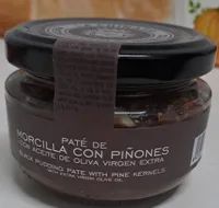 Pate de morcilla con piñones