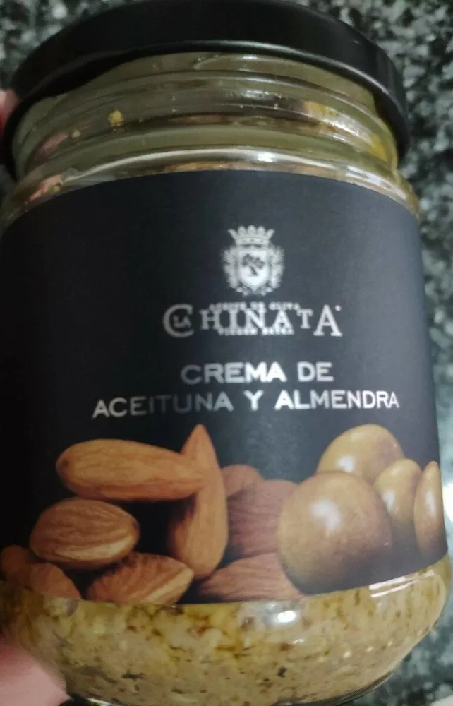 Crema de aceitunas y almendra