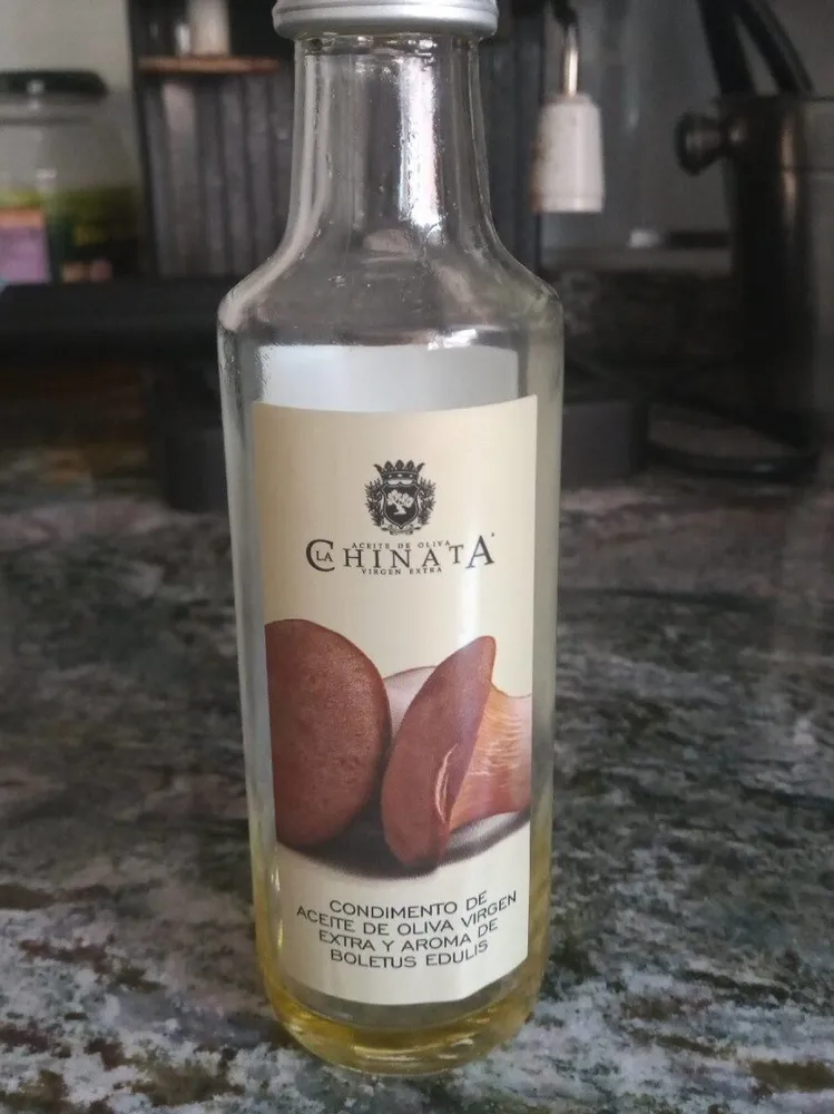 Condimento de aceite de oliva virgen extra y aroma de boletus edulis