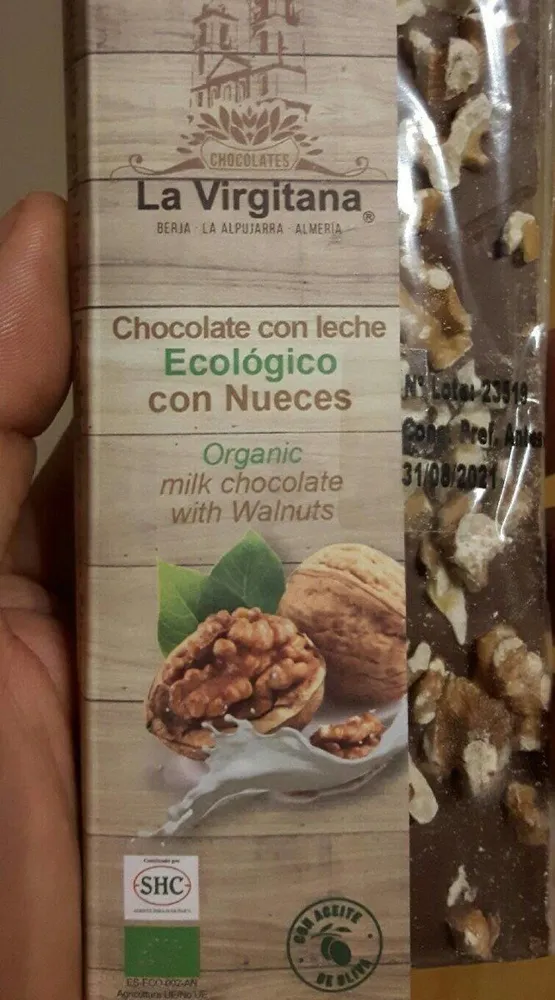 Chocolate con leche con nueces