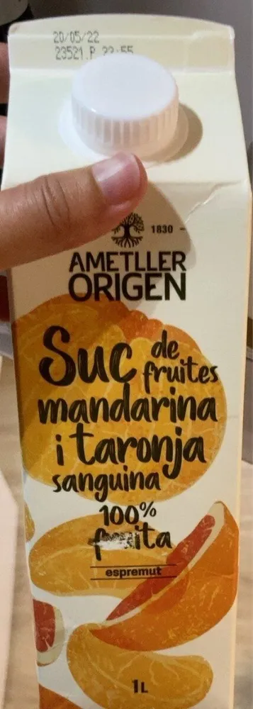 Jugo de mandarina y naranja