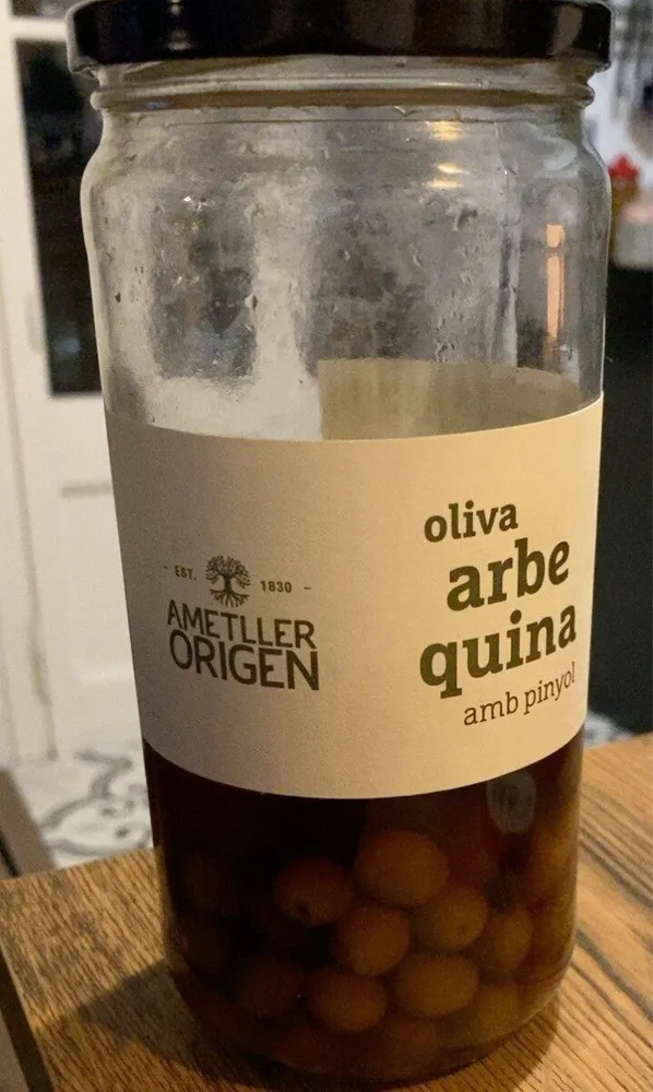 Oliva arbequina con pinyol