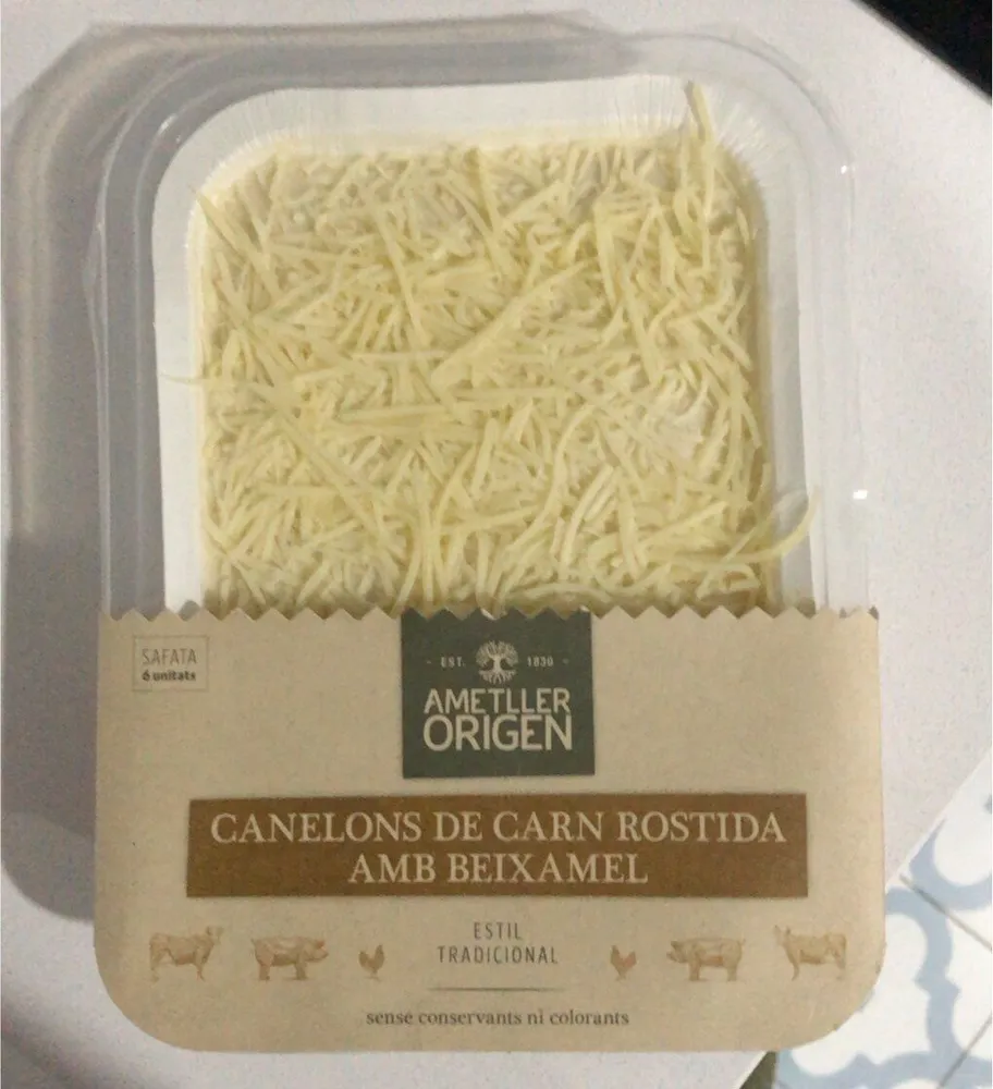 Canelones de carne rostida con beixamel