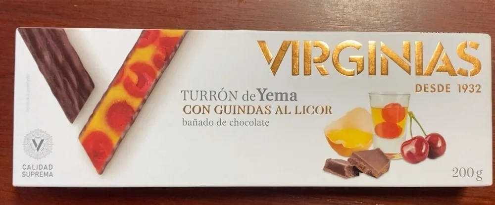 Turrón de yema con guindas al licor