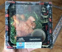 Ensalada de alga wakame com salmon