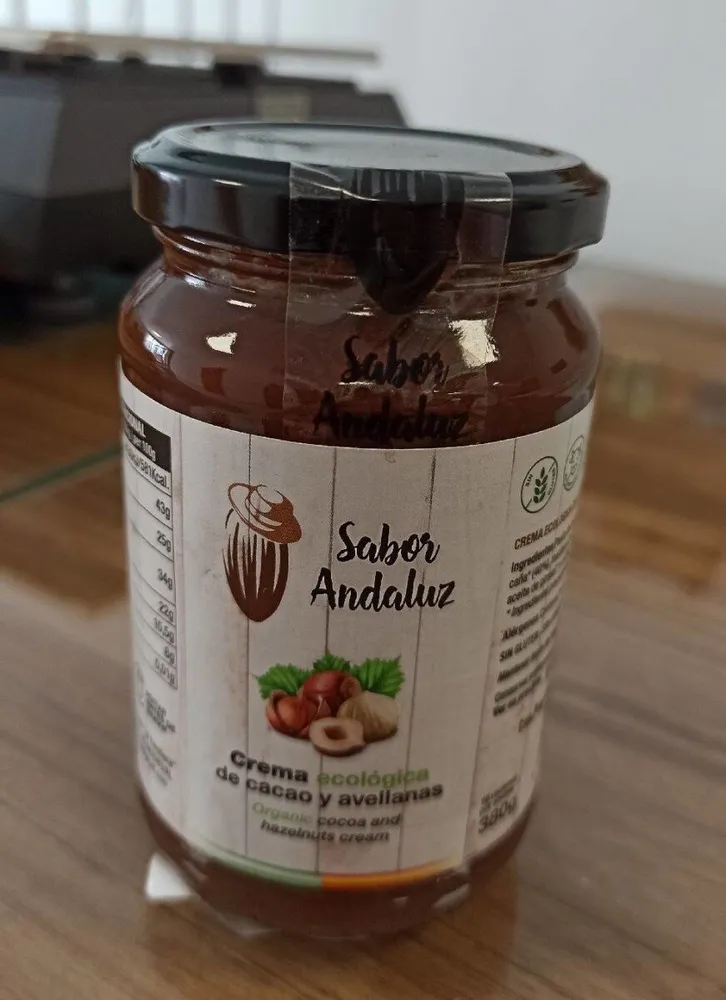 Crema ecológica de cacao y avellanas