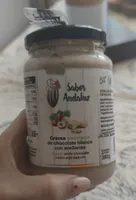 Crema ecológica de chocolate blanco con avellanas