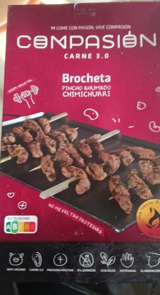 Brocheta ahumada vegana con chimichurri
