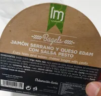 Bagels  jamón Serrano queso y pesto