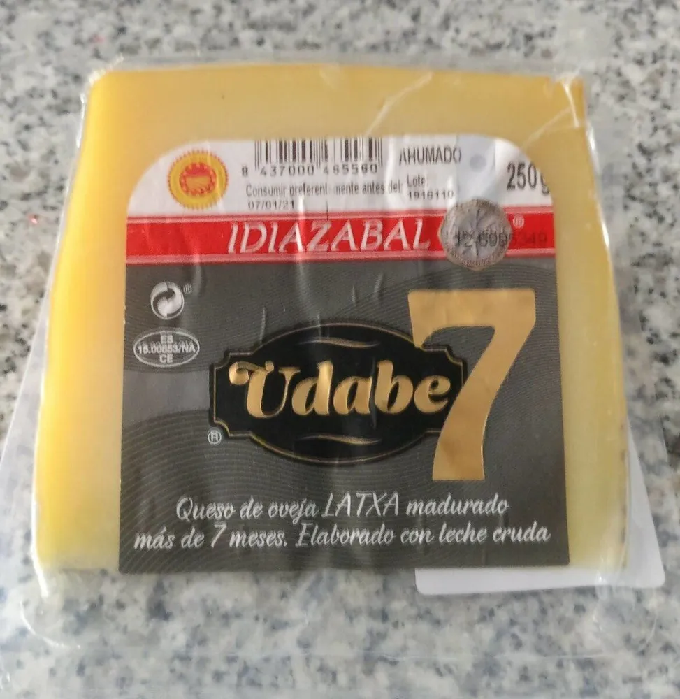 Queso de oveja madurado ahumado ahumado Idiazabal