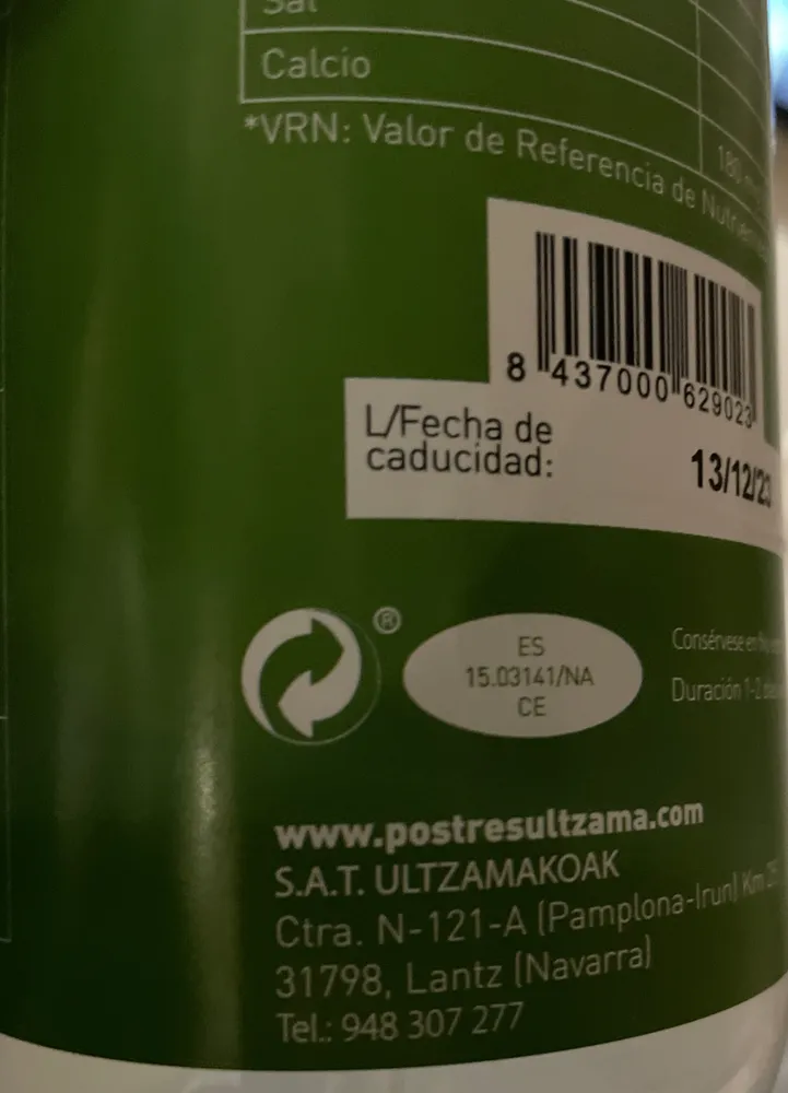 Leche de oveja natural fresca