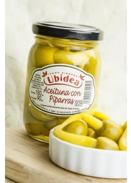 Aceitunas rellenas con piparra
