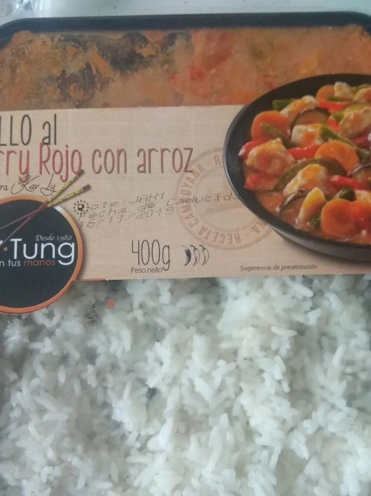 Pollo al curry rojo con arroz
