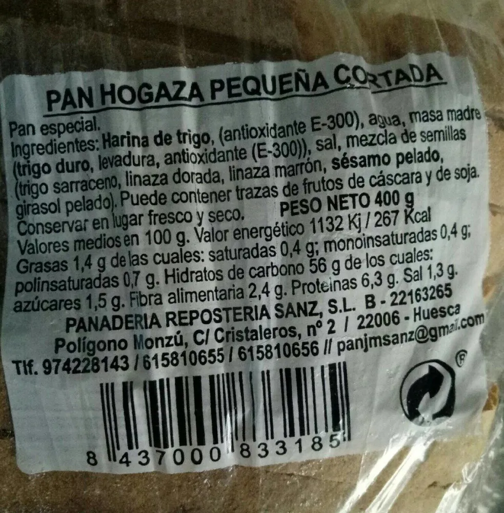 Pan hogaza pequeña cortada