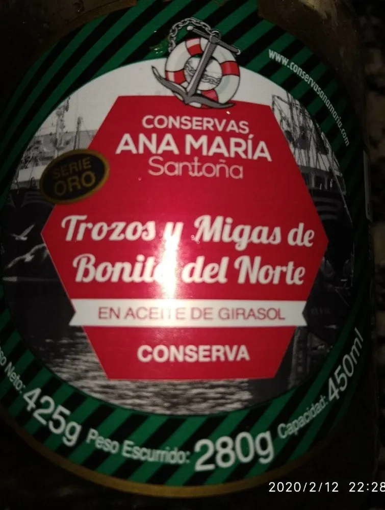 Trozos y migas de bonito del norte