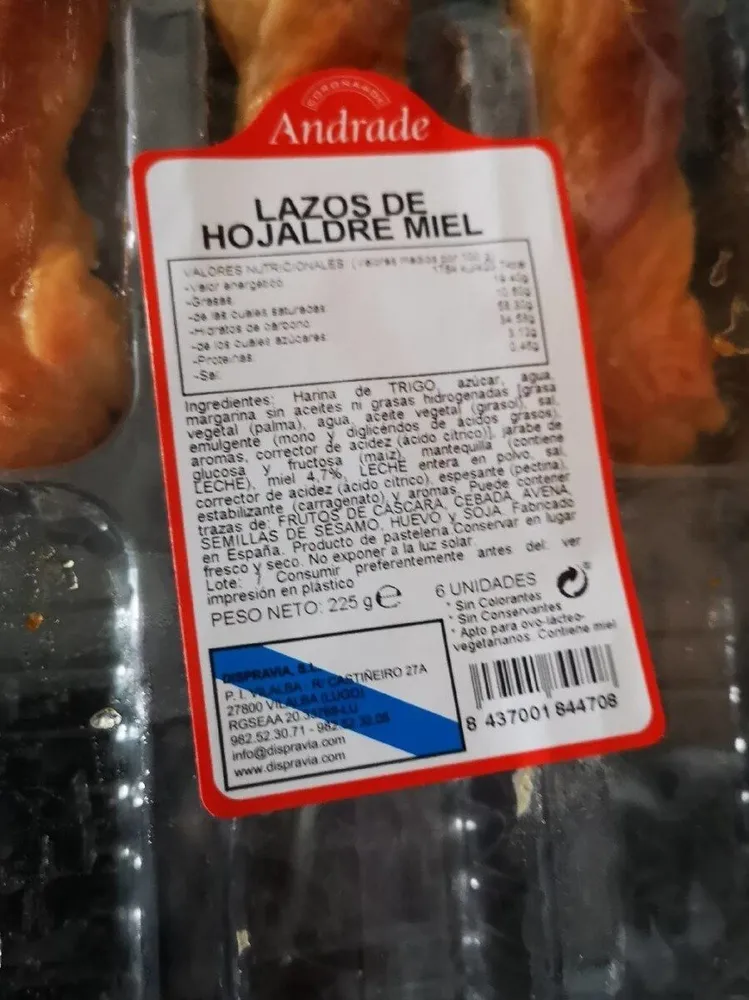 Lazos de hojaldre miel