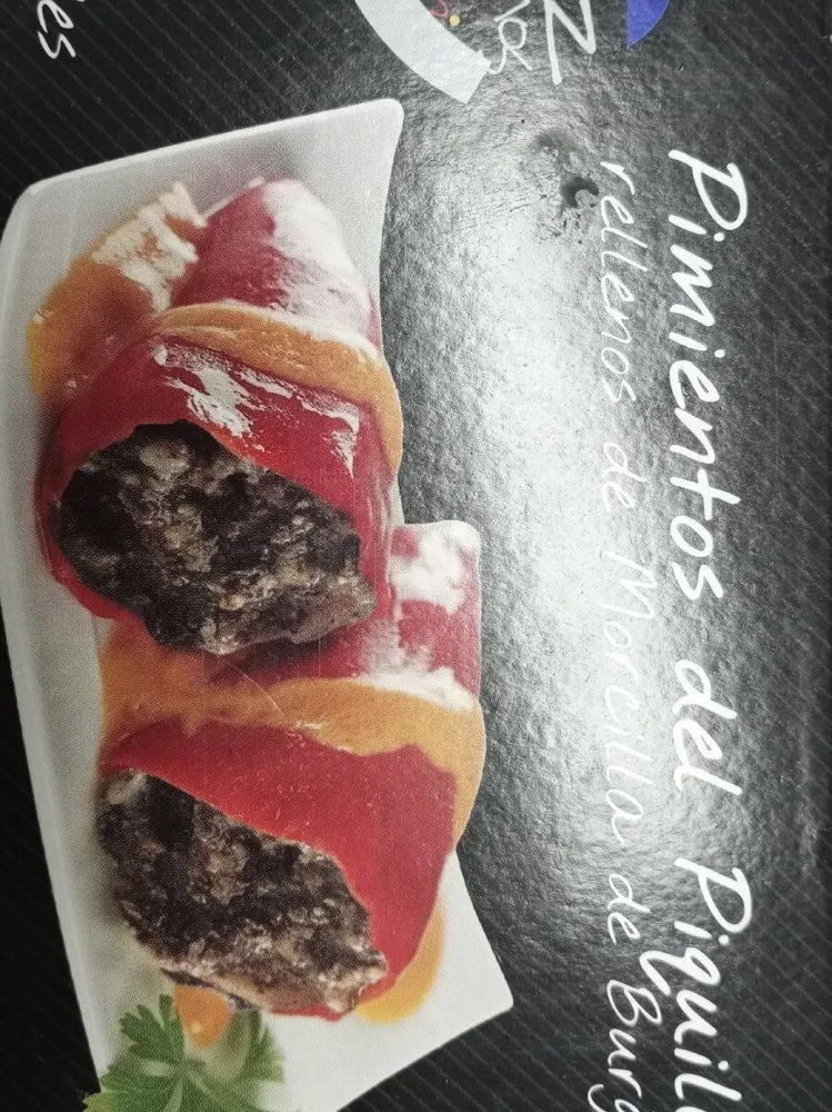 Pimientos de piquillo rellenos de morcilla