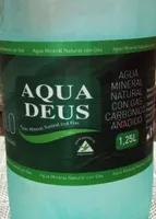 Agua mineral con gas